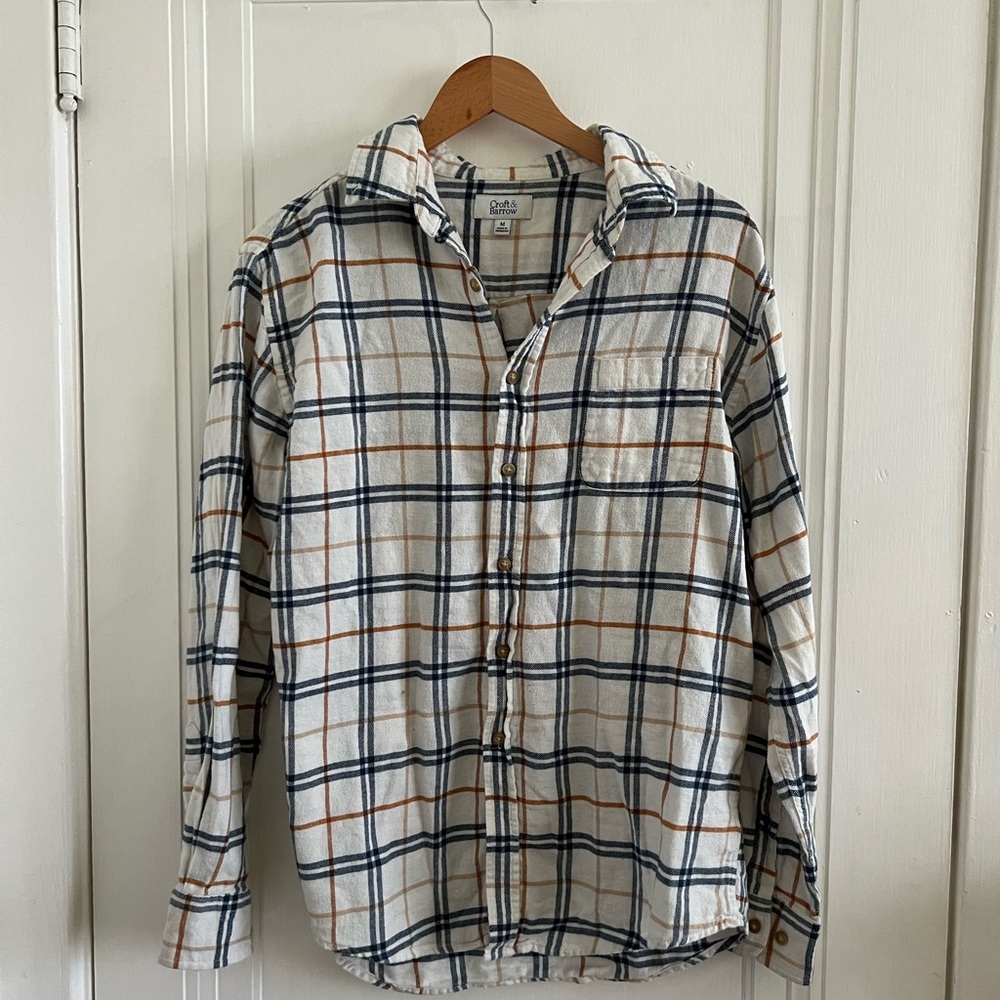 ✨ Men’s Croft & Barrow size M Flannel! ✨
